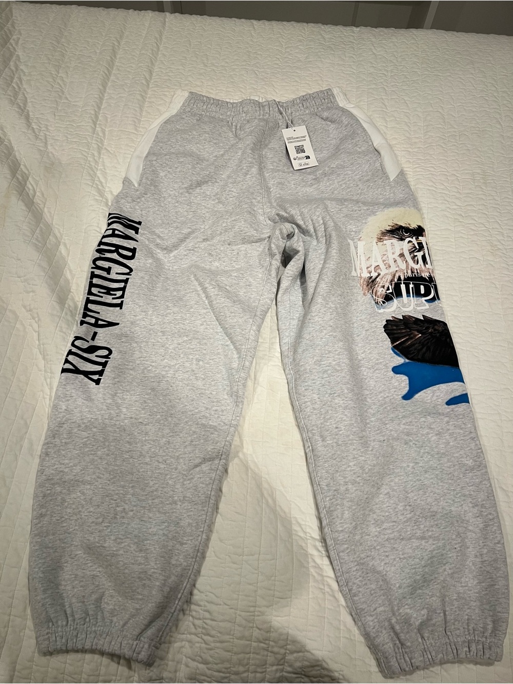 Supreme MM6 Maison Margiela Eagle Sweatpants grey and Biege 
Size: US S